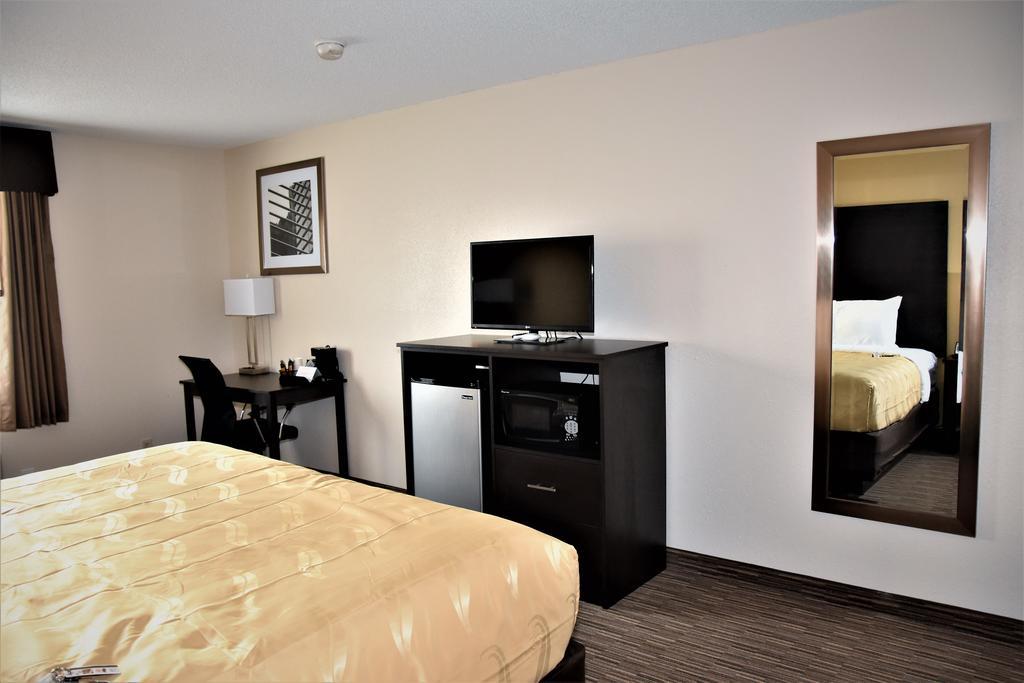 Motel 6-Metropolis, Il Экстерьер фото