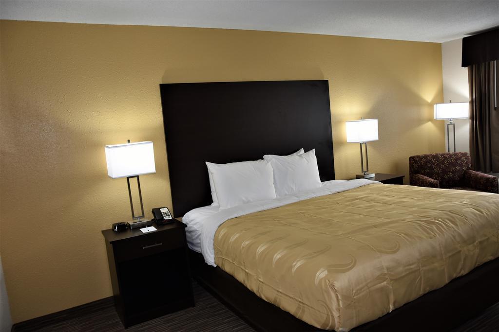 Motel 6-Metropolis, Il Экстерьер фото