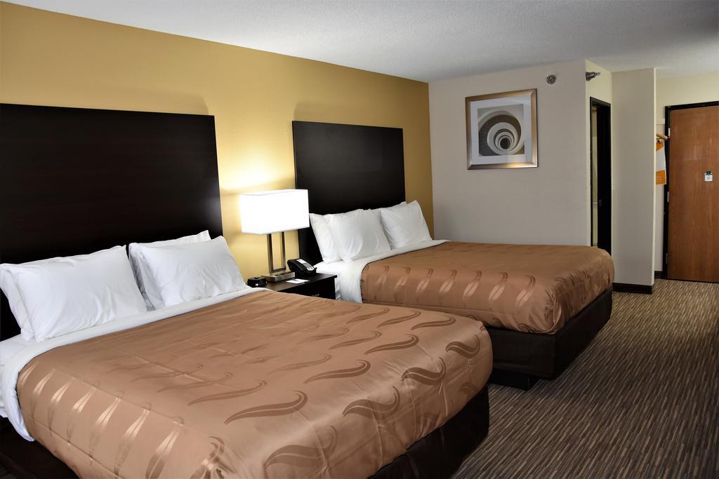 Motel 6-Metropolis, Il Экстерьер фото