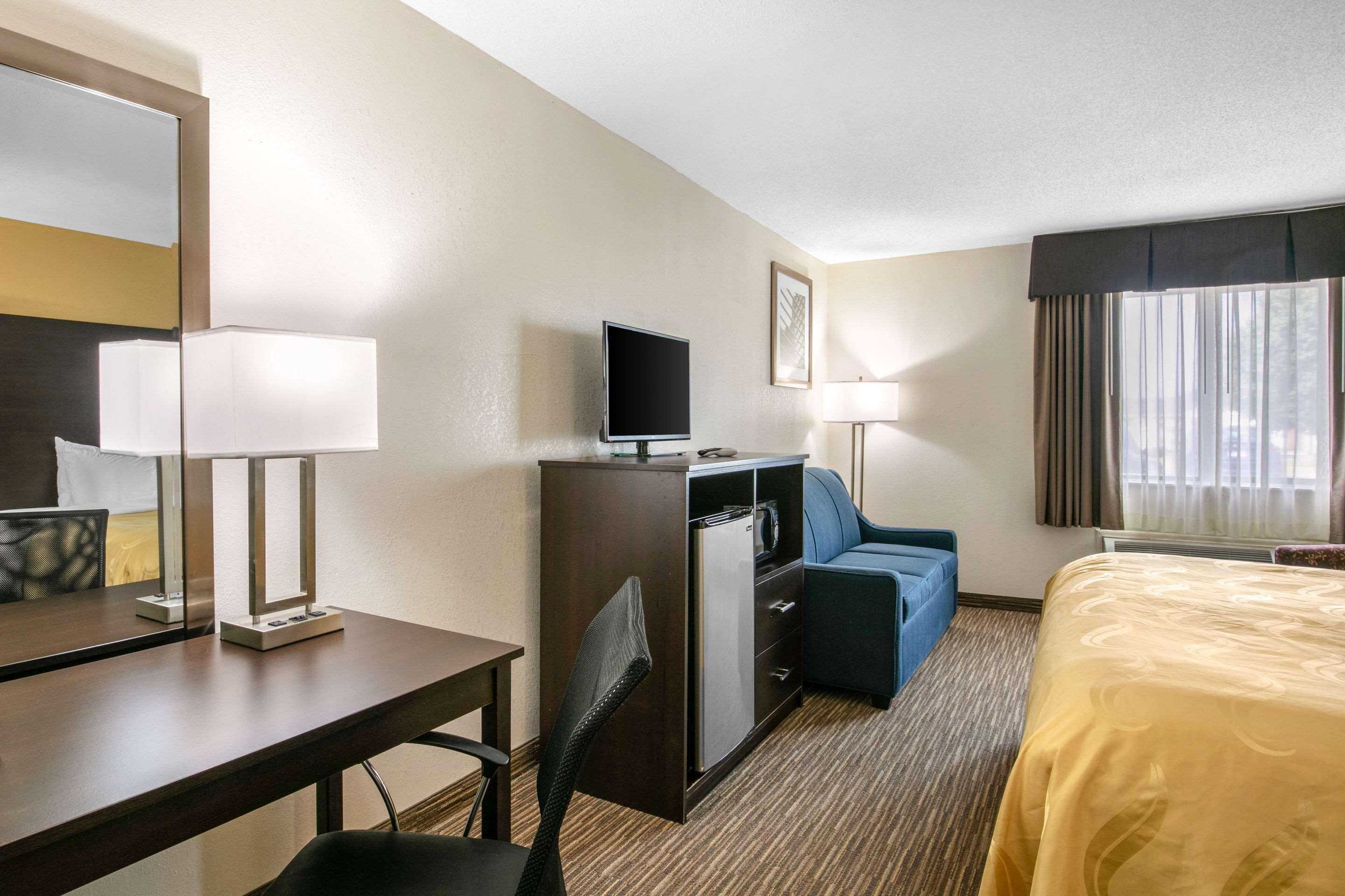 Motel 6-Metropolis, Il Экстерьер фото