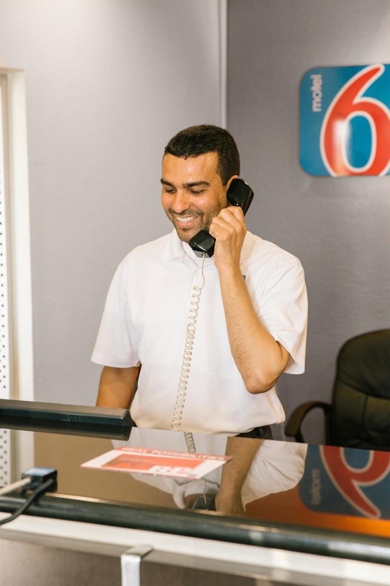 Motel 6-Metropolis, Il Экстерьер фото