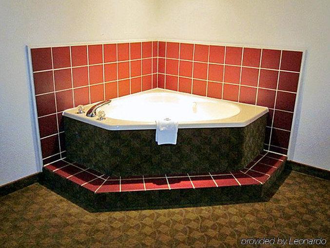 Motel 6-Metropolis, Il Экстерьер фото